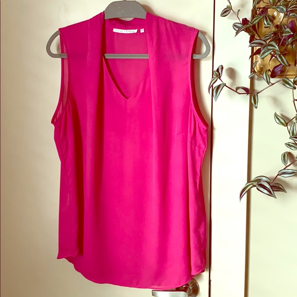 Violet + Clare Size 1X Fuchsia Top